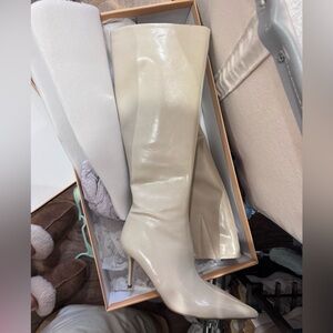 BILLINI Illianna Knee High Boot - oyster. Size 7. NWT IN BOX